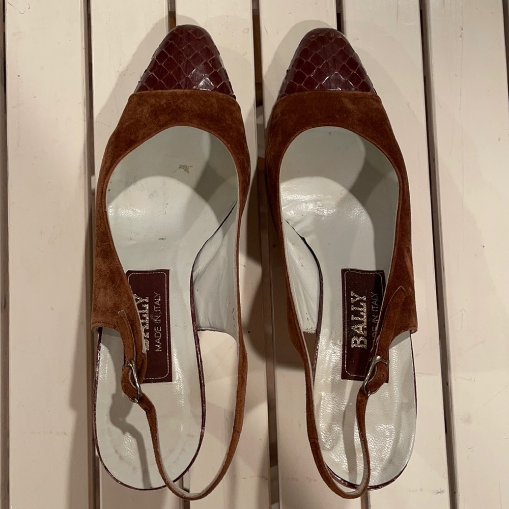 Bally suede and crocodile leather pump 7
